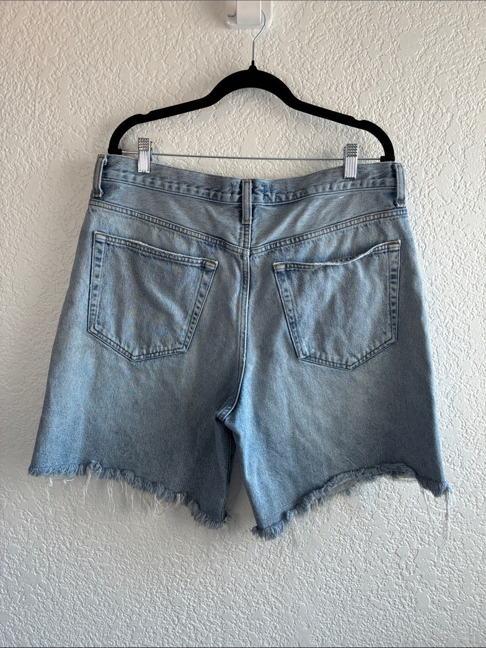AGOLDE Indra Long Denim Shorts Medium Blue Wash Raw Hem Jorts 31 - Picture 7 of 9